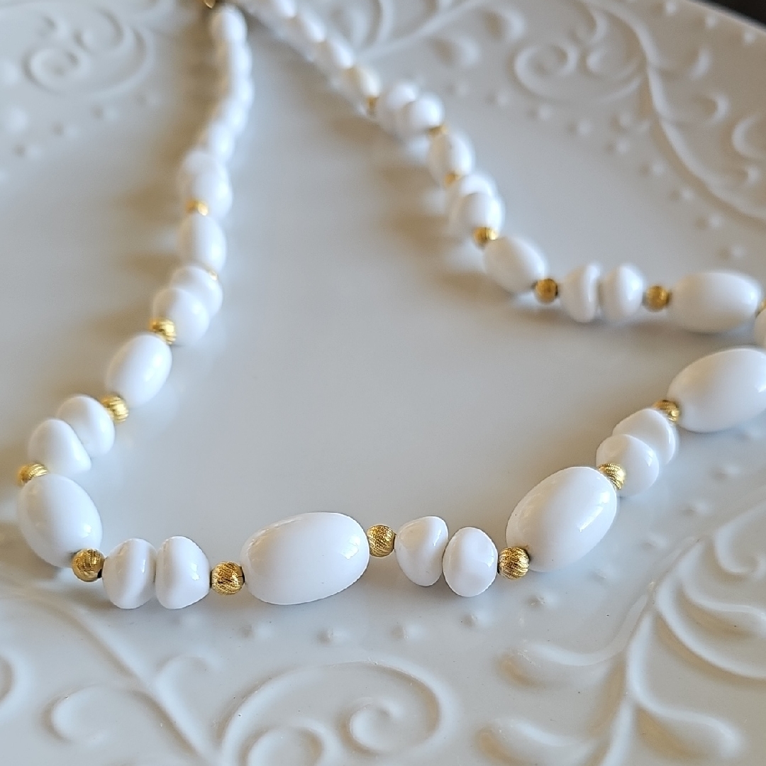 Vintage Chic White And Gold Beaded Necklace